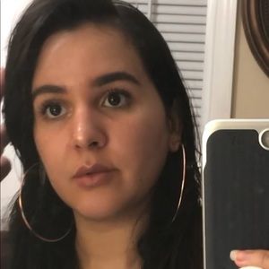 Meet your Posher, Nora